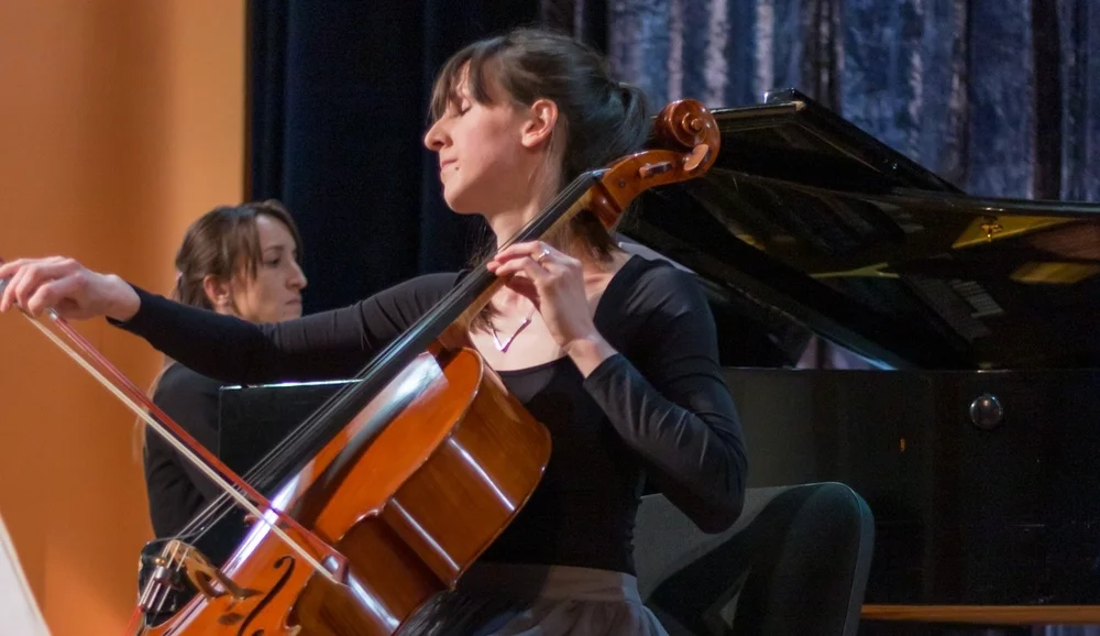 GLAZBENI UMJETNICI ZAGREBU DUO VARGA: ZITA DRAUŠNIK, violončelo NADIA VARGA MODRIĆ, klavir